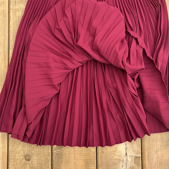 Club Monaco Skirt - Picture 5 of 10